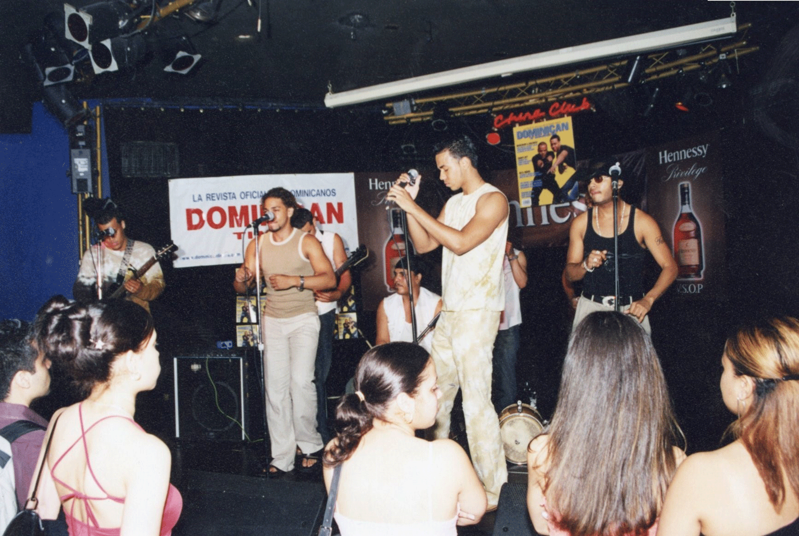 Aventura performing at the China Club, 2002
