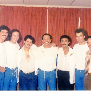 El Conjunto Quisqueya members with Freddy Dominguez, Carlos Coneca and José Peralta members of the newspaper El Volcán, April 15,1986